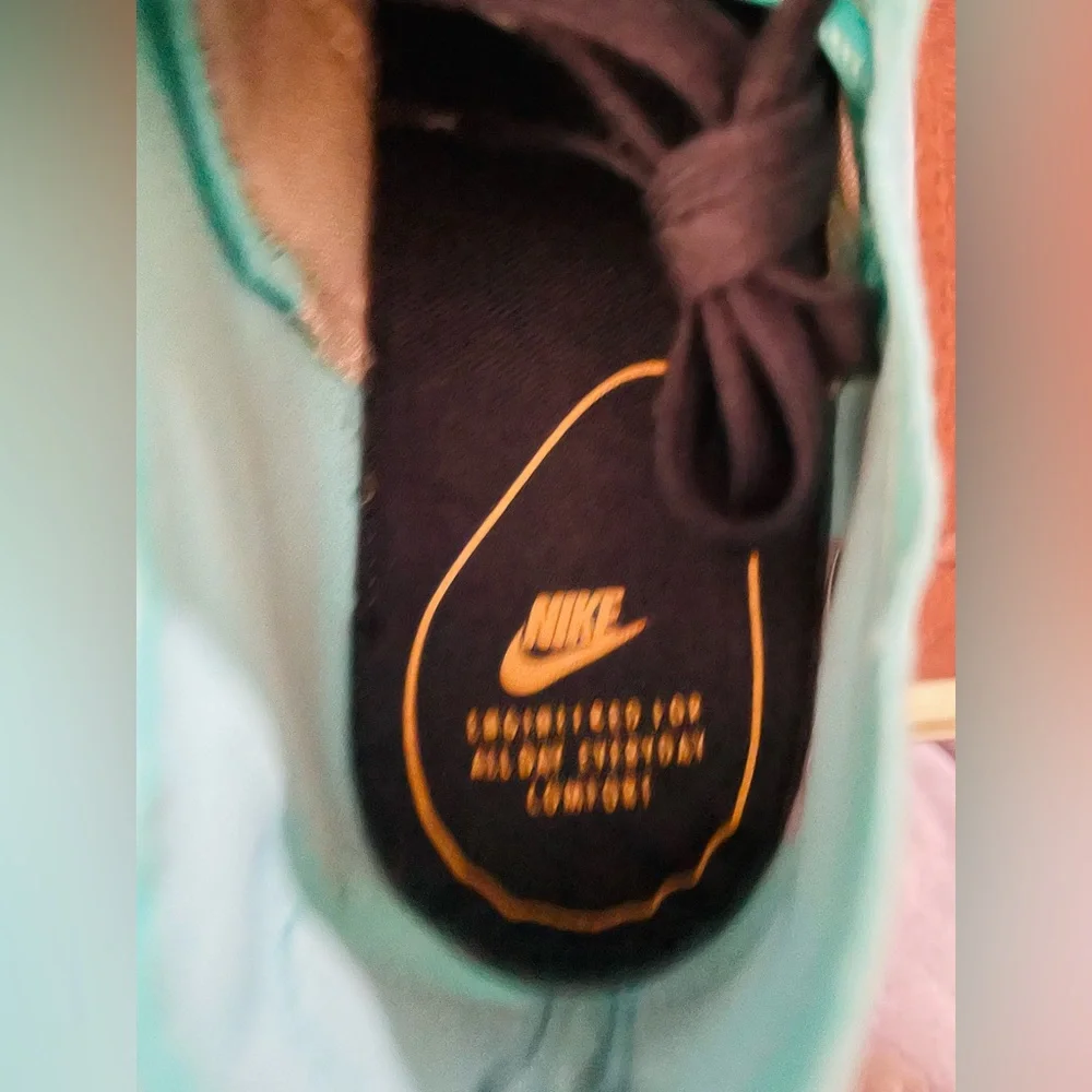 Nike Air Max Infinity
'Phantom' Clean shoe. Replacement box.
10.5 M - Picture 11 of 11